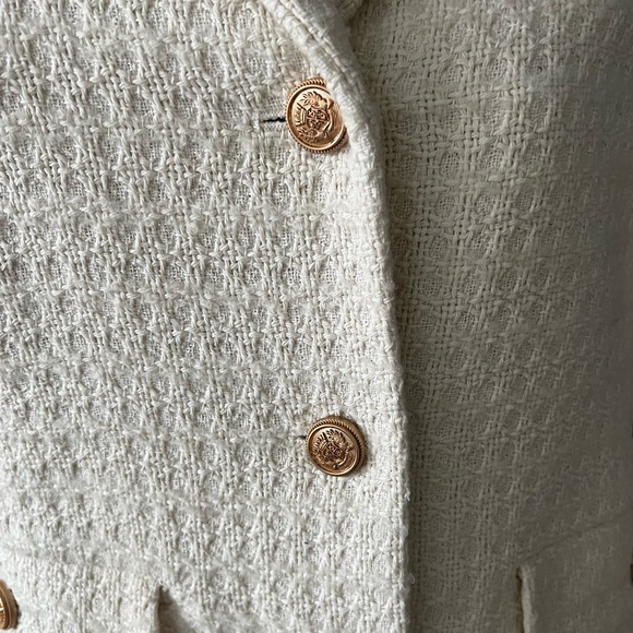 Zara textured Cropped Blazer with Gold Buttons - Picture 6 of 14